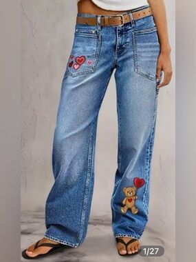 Flamingals Heart Embroidered Patch Pocket Mid Rise Straight Leg Jeans Med NWT